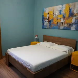 https://rooms-18a.hotelitalianriviera.com